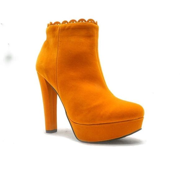 Boots  - Picture 5 of 9